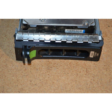 Carregar imagem no visualizador da galeria, Dell GY581 73GB 15K 3.5&quot; LFF SAS 3Gbps Hard Drive w/ Tray ST373455SS 9Z3066-054 102646335383-FoxTI
