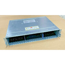Cargar imagen en el visor de la galería, 100-562-964 EMC, 25 BAY 2.5 HDD Expansion Array, 303-104-000E Controllers 2x PSU - MFerraz Technology ITFL
